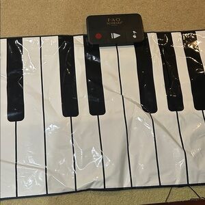 FAO Schwarz Black and White Musical Piano Mat